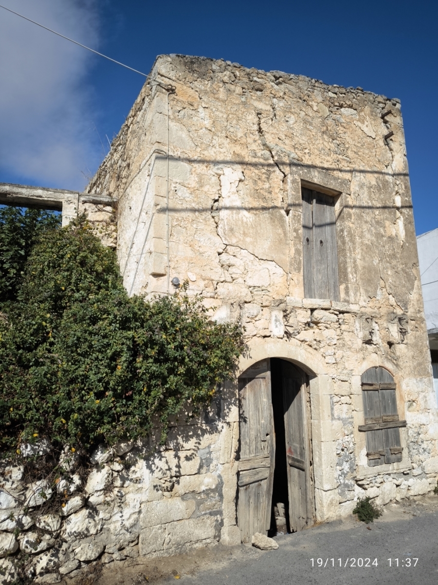 (Προς Πώληση) Κατοικία Μονοκατοικία || Ν. Ηρακλείου/Γοργολαΐνη - 115 τ.μ, 3 Υ/Δ, 60.000€ 
