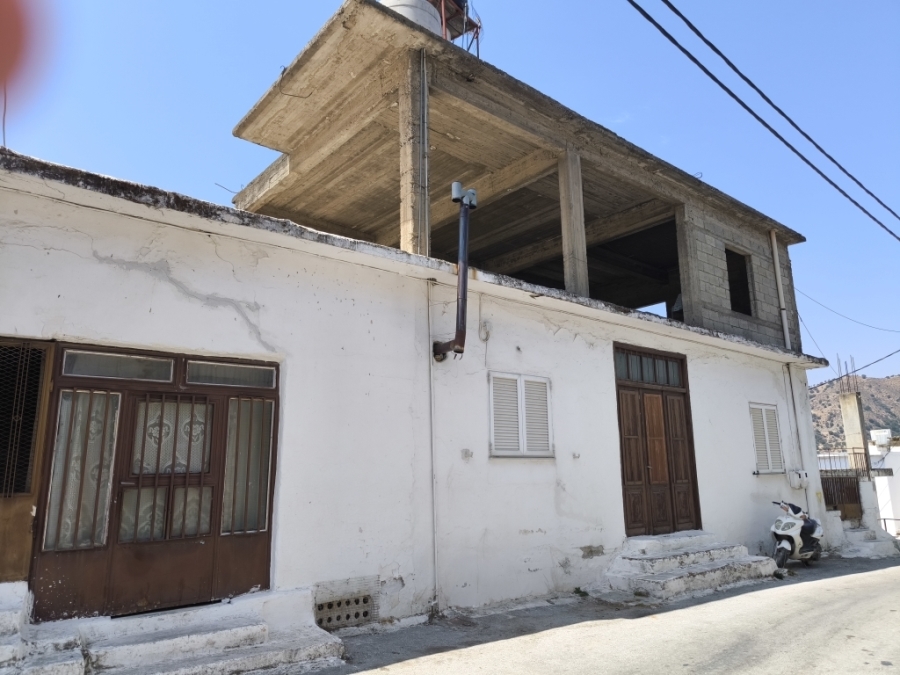 (For Sale) Residential Detached house || Irakleio/Tympaki - 270 Sq.m, 4 Bedrooms, 100.000€ 
